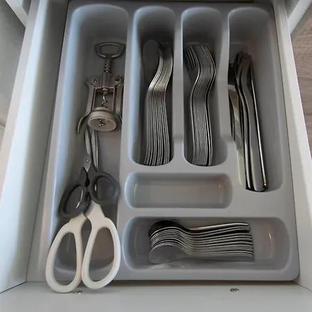 Tolstov - Monteurwohnung Mit 3 Zimmern - Dachgeschoss - Parkplatz Daire Duisburg