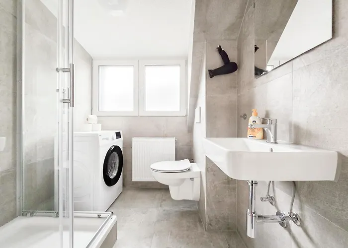 Lejlighed Tolstov - Monteurwohnung Mit 3 Zimmern - Dachgeschoss - Parkplatz Duisburg