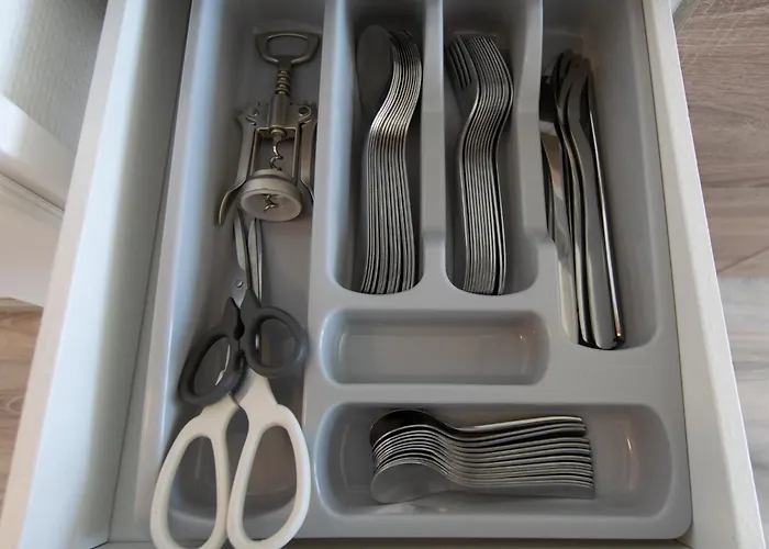 Tolstov - Monteurwohnung Mit 3 Zimmern - Dachgeschoss - Parkplatz Lejlighed Duisburg